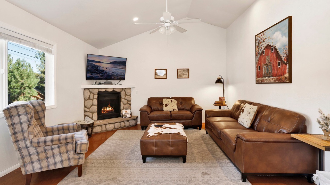 Photo of Livingroom in Big Bear Lake