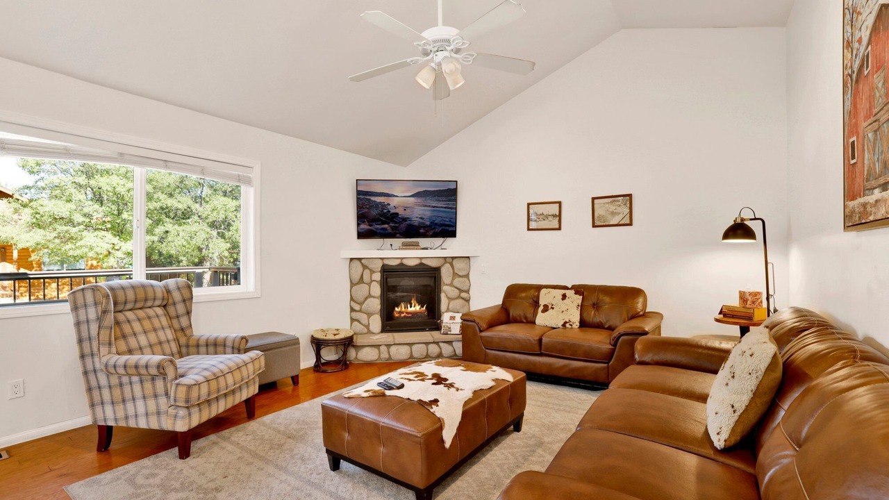 Photo of Livingroom in Big Bear Lake