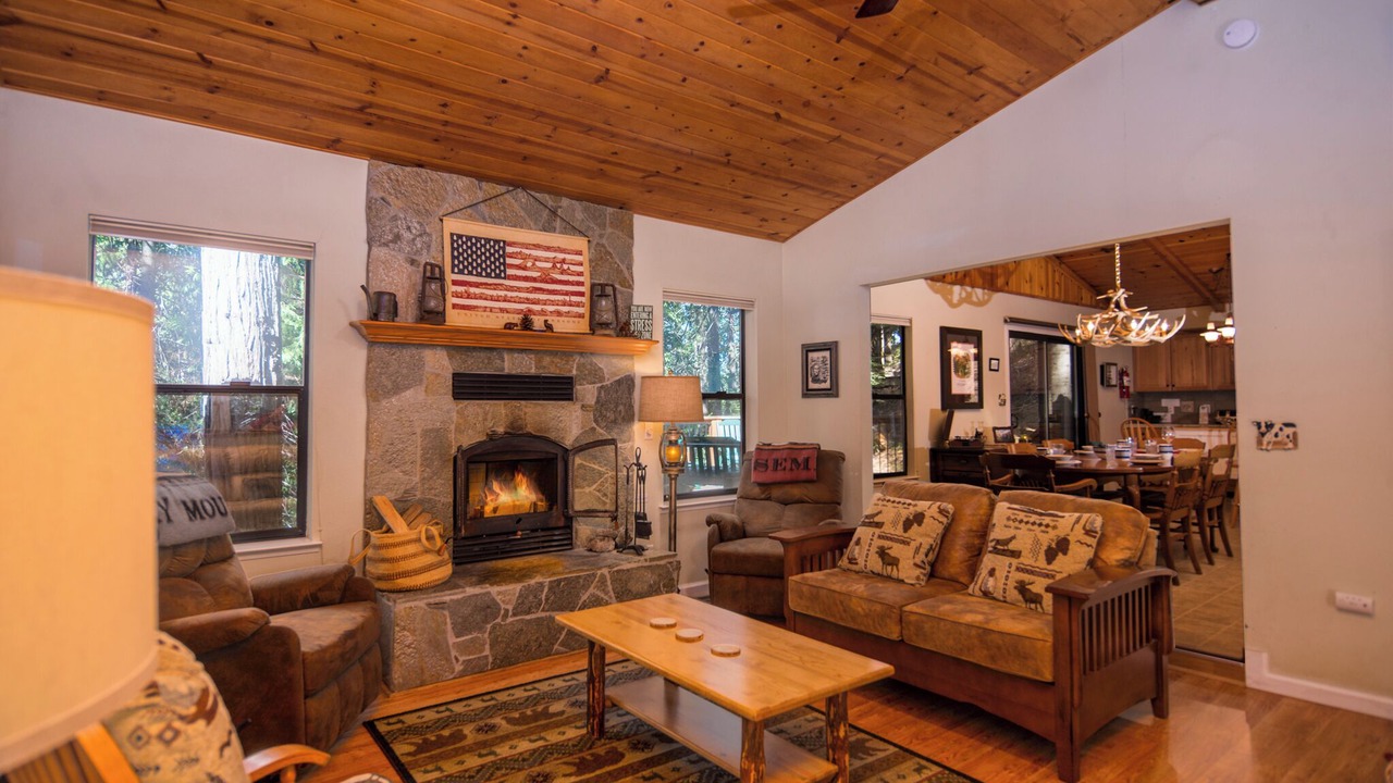 Photo of Livingroom in Fish Camp