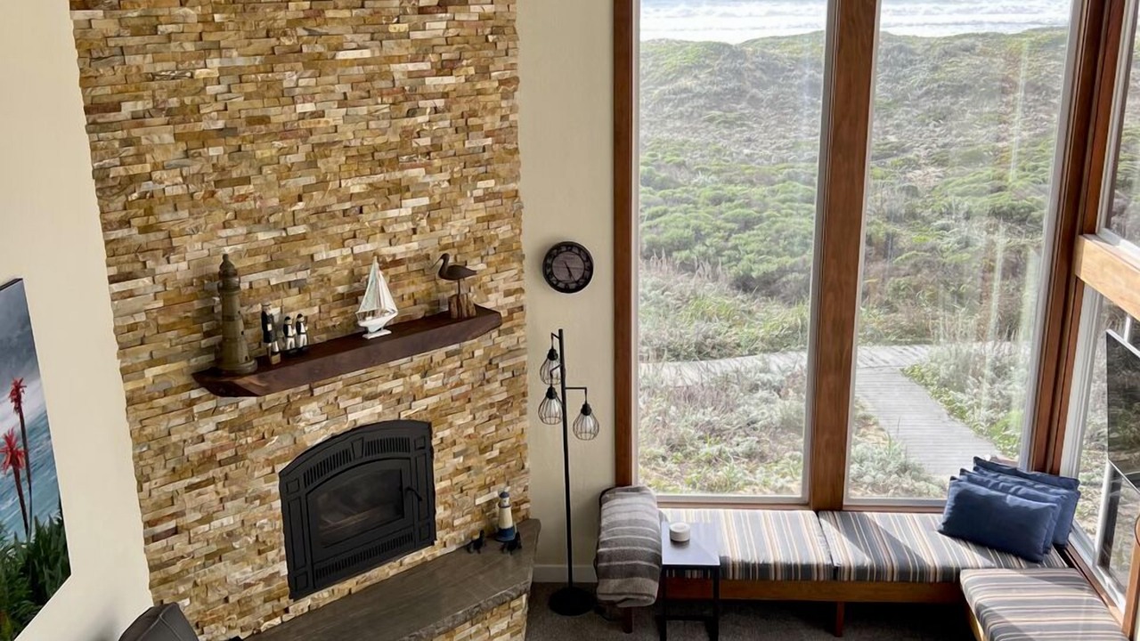 Photo of Livingroom in Castroville