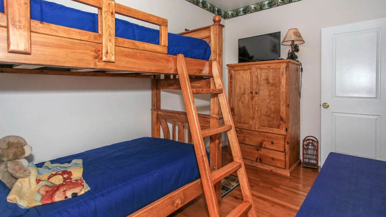 Photo of Bedroom in Big Bear Lake