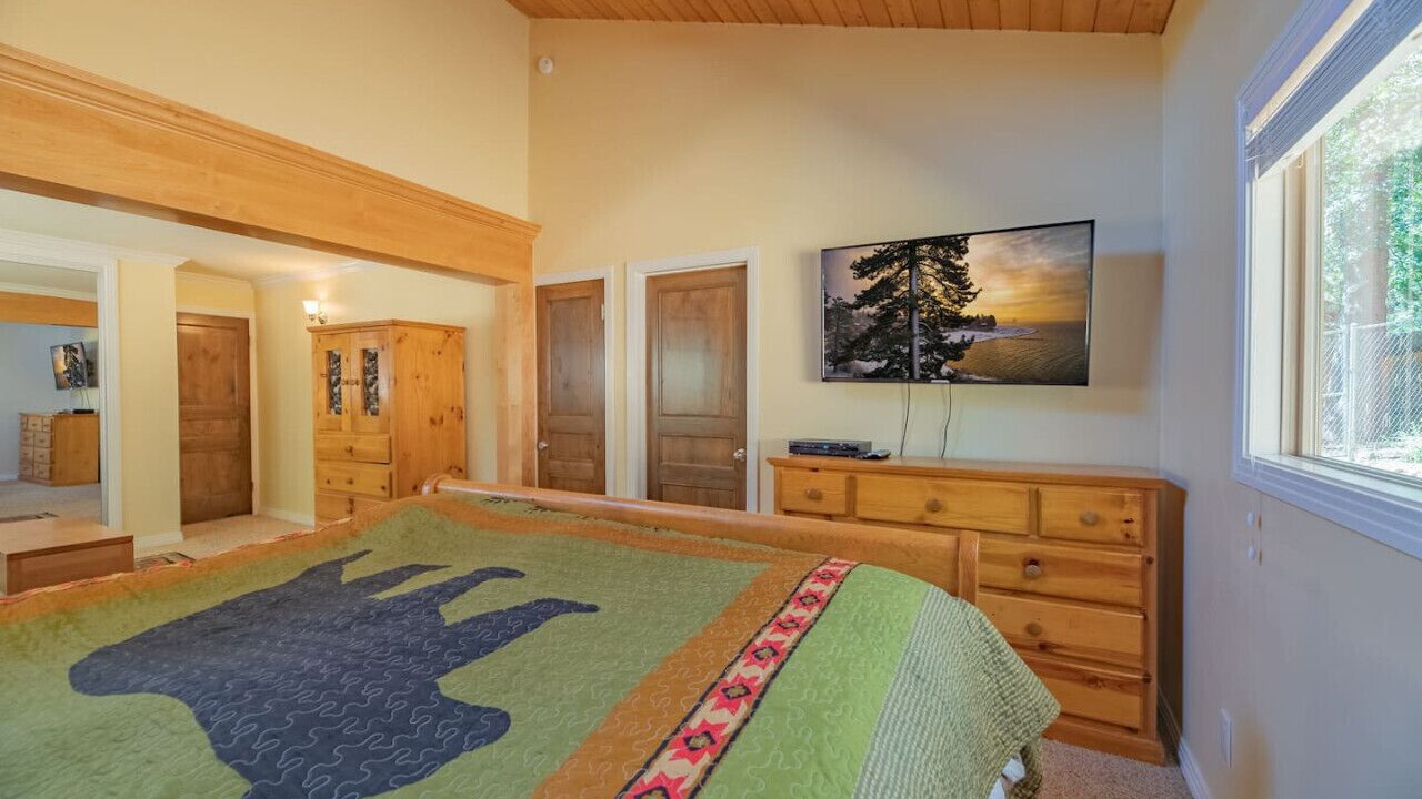 Photo of Bedroom in Upper Moonridge