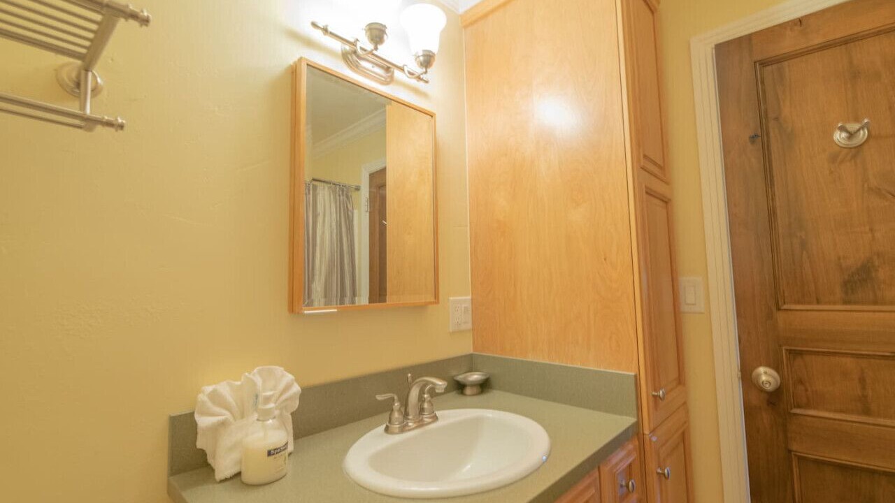 Photo of Bathroom in Upper Moonridge