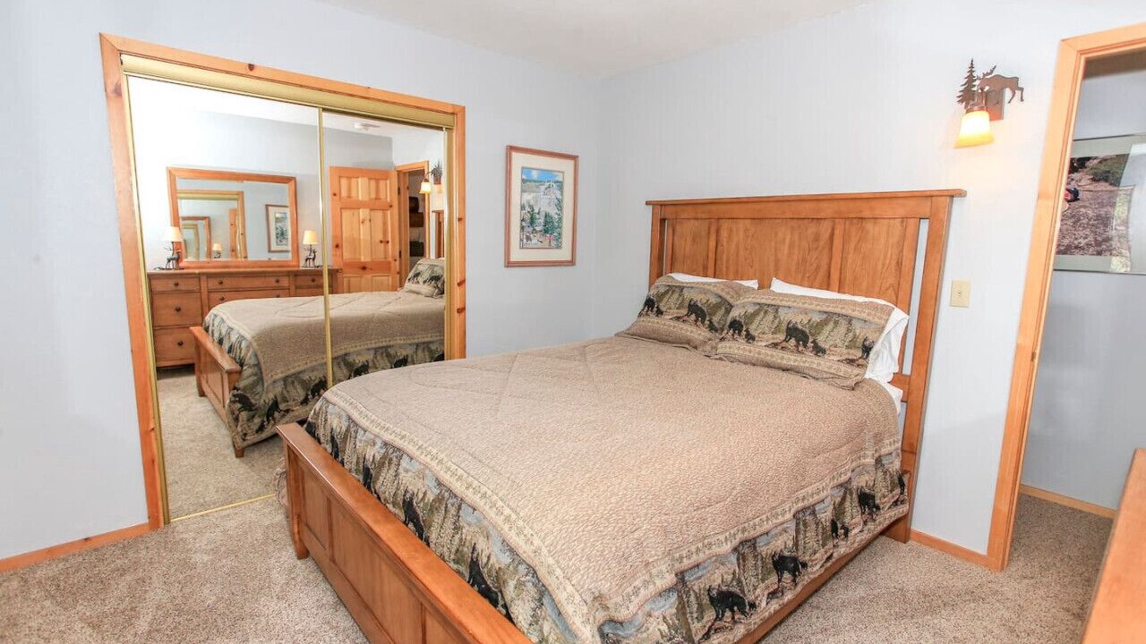 Photo of Bedroom in Upper Moonridge