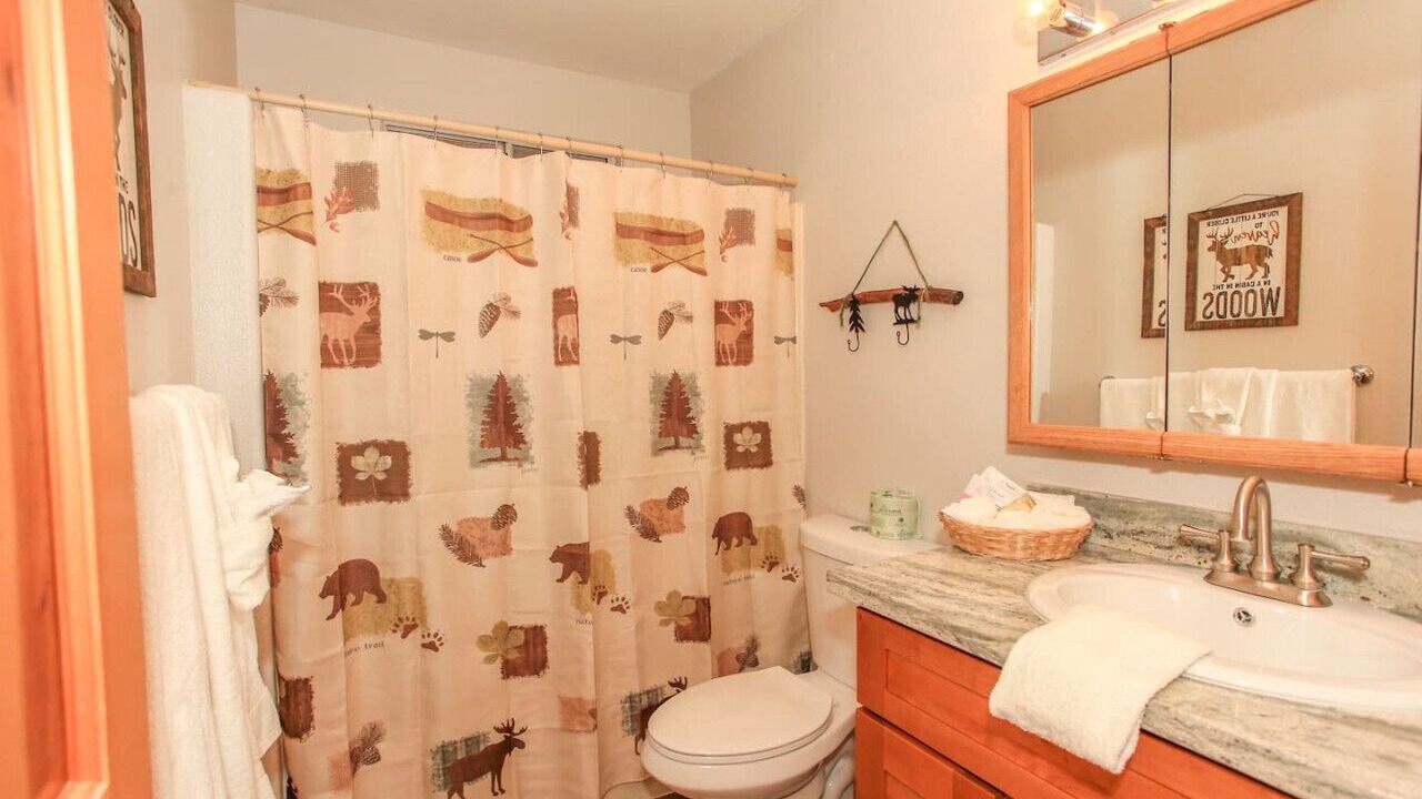 Photo of Bathroom in Upper Moonridge