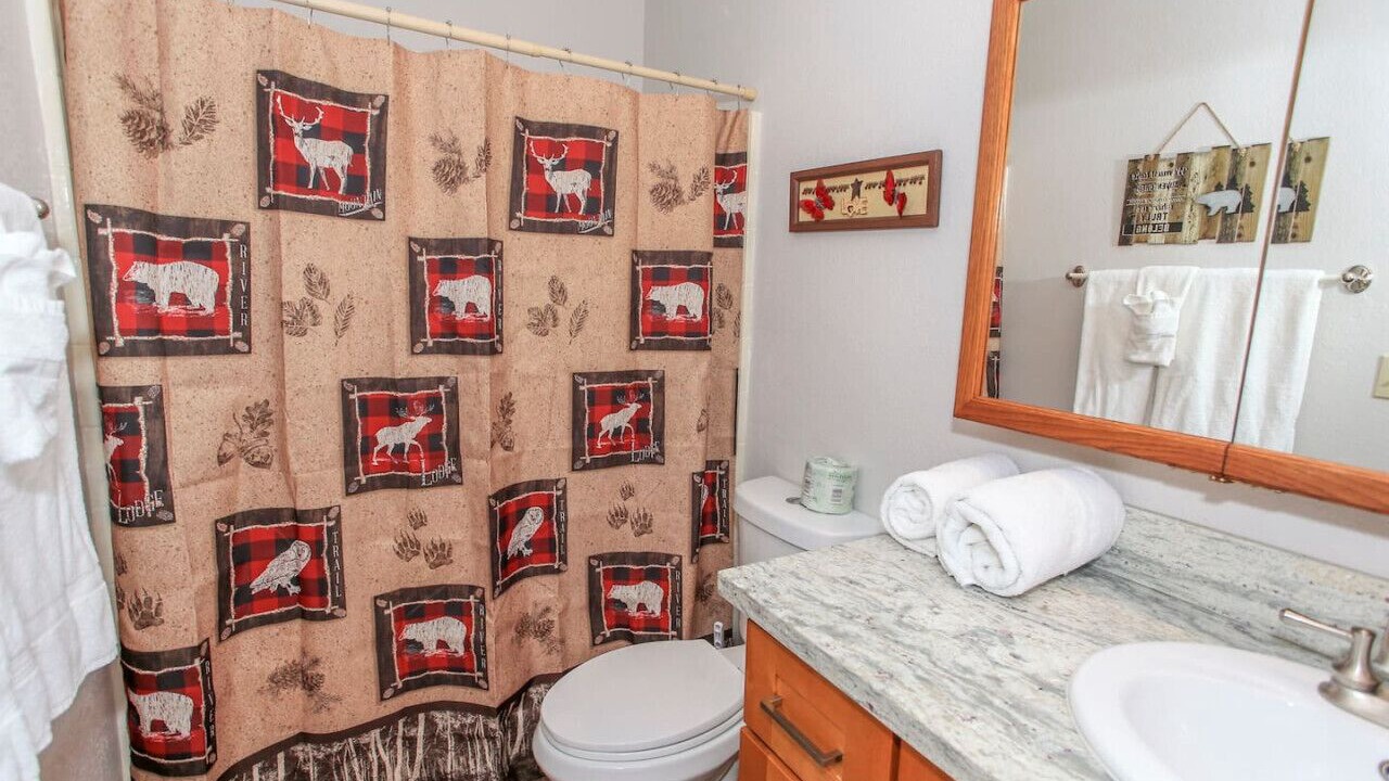 Photo of Bathroom in Upper Moonridge