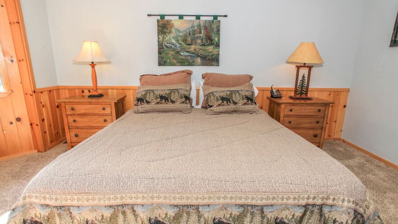 Photo of Bedroom in Upper Moonridge