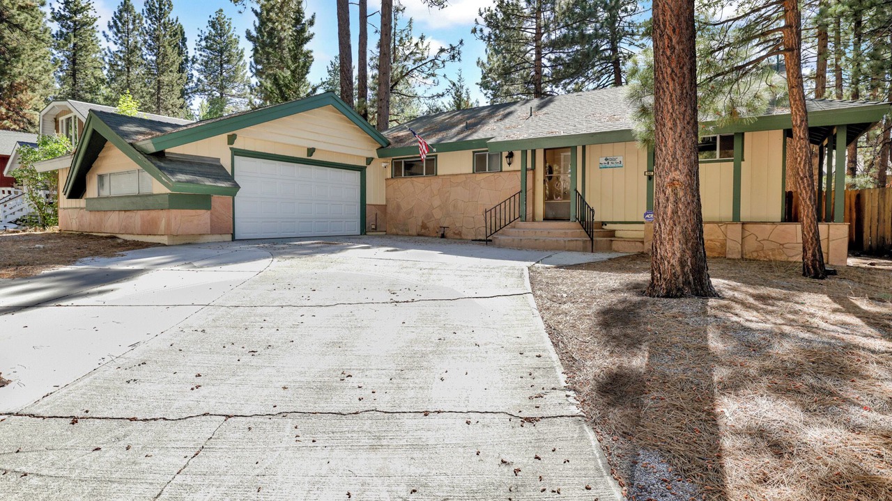 Photo of Outdoor in Summit Estates