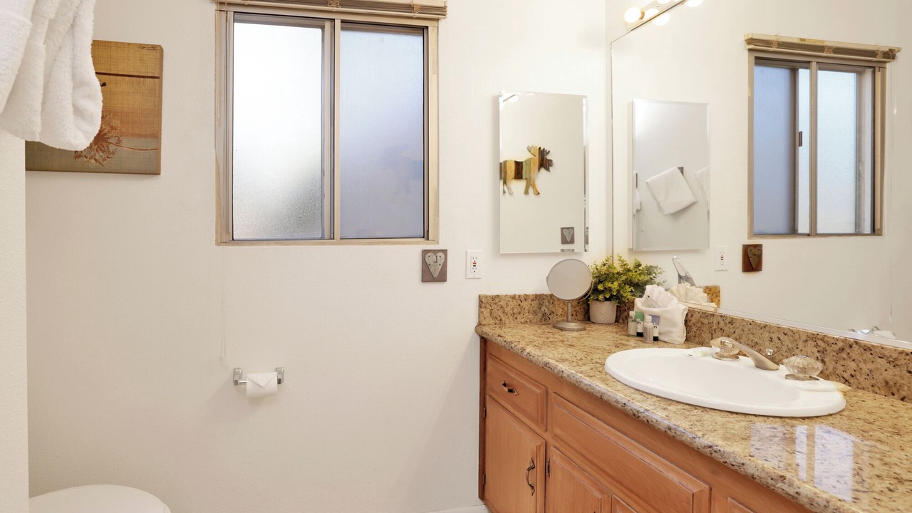 Photo of Bathroom in Summit Estates