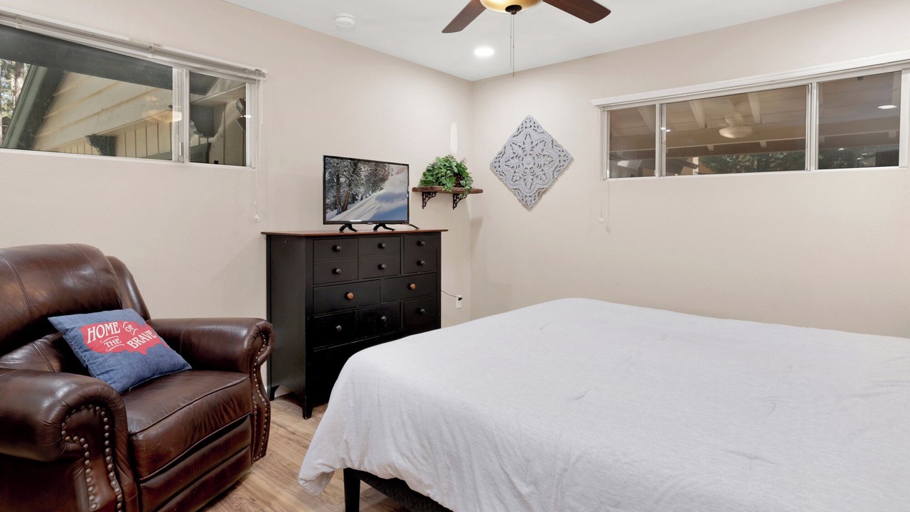 Photo of Bedroom in Summit Estates