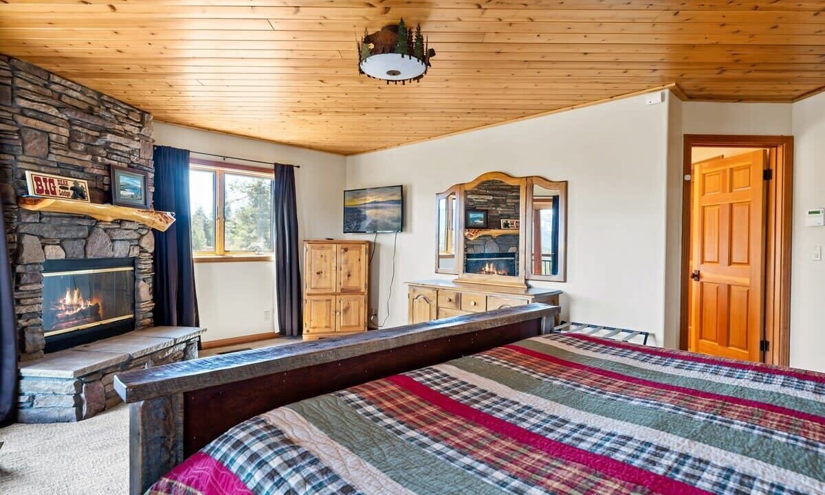 Photo of Livingroom in Castle Glen Estates