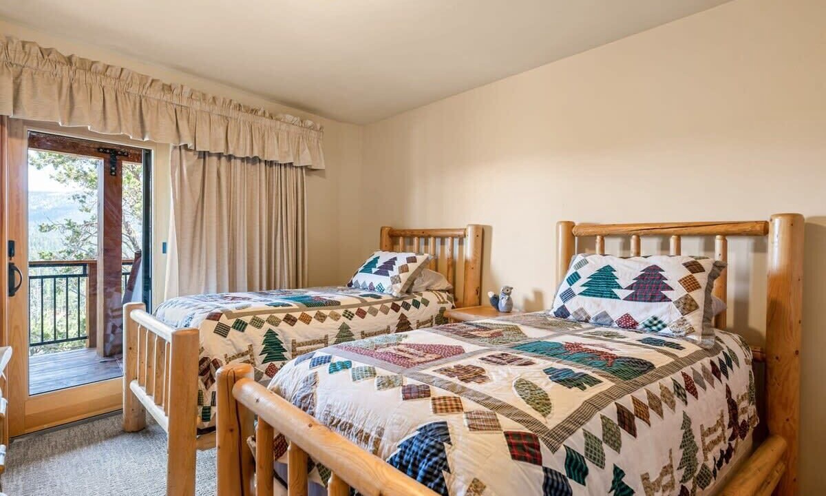 Photo of Bedroom in Castle Glen Estates