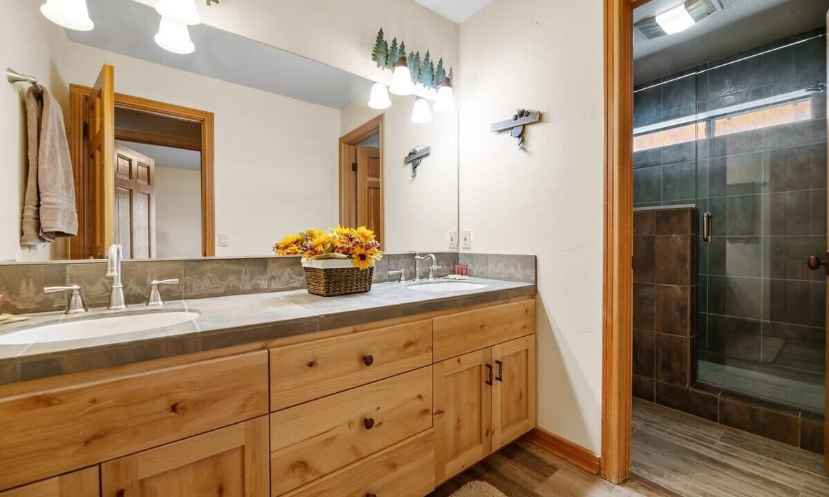 Photo of Bathroom in Castle Glen Estates