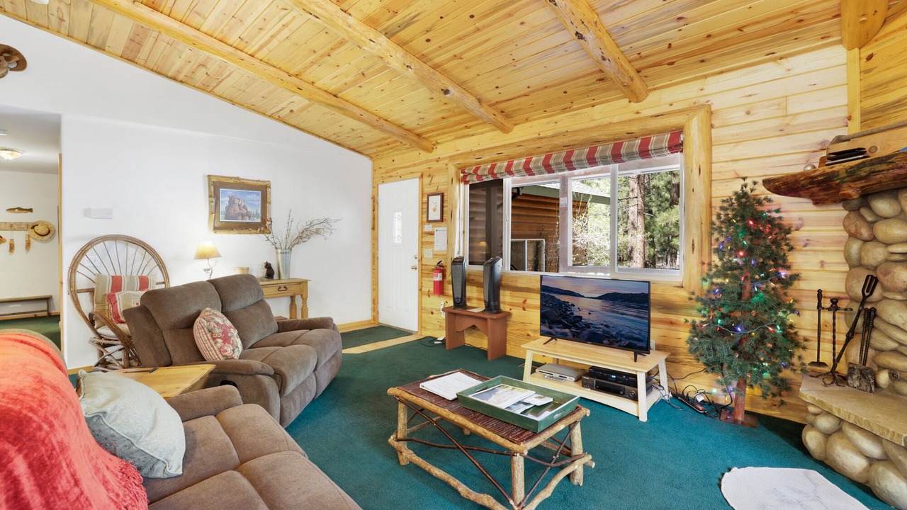 Photo of Livingroom in Fox Farm