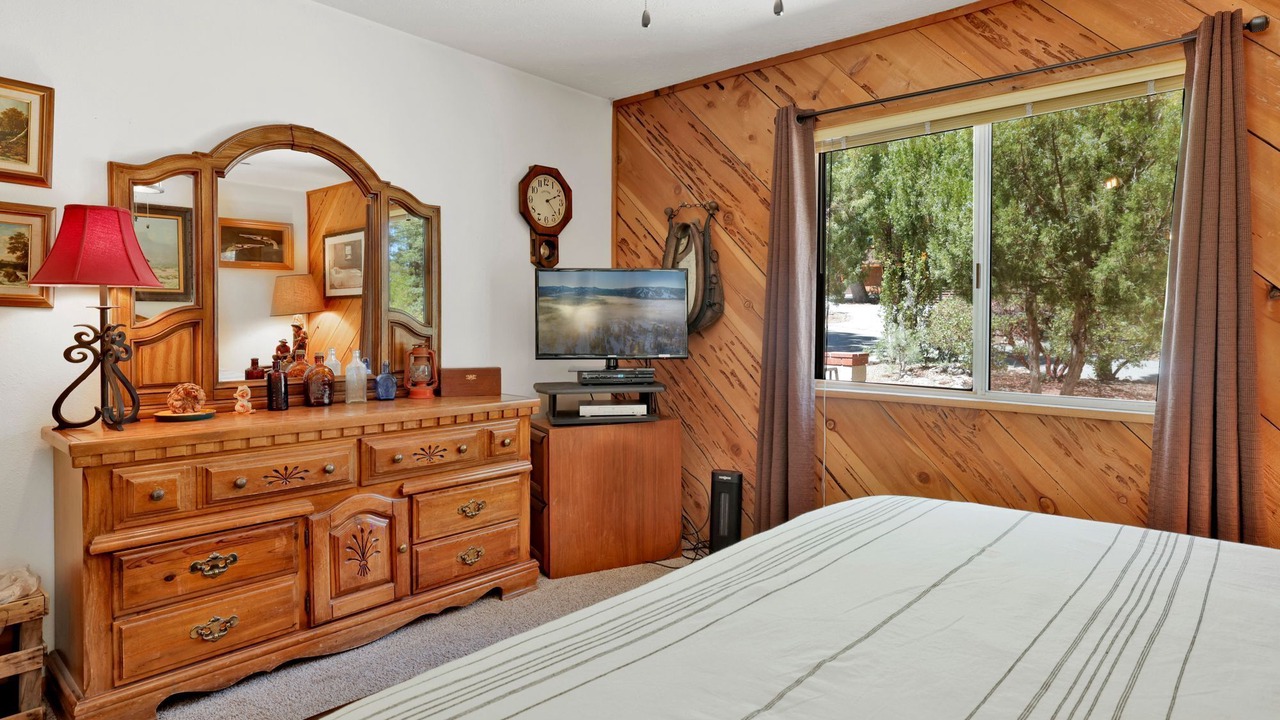 Photo of Bedroom in Summit Estates