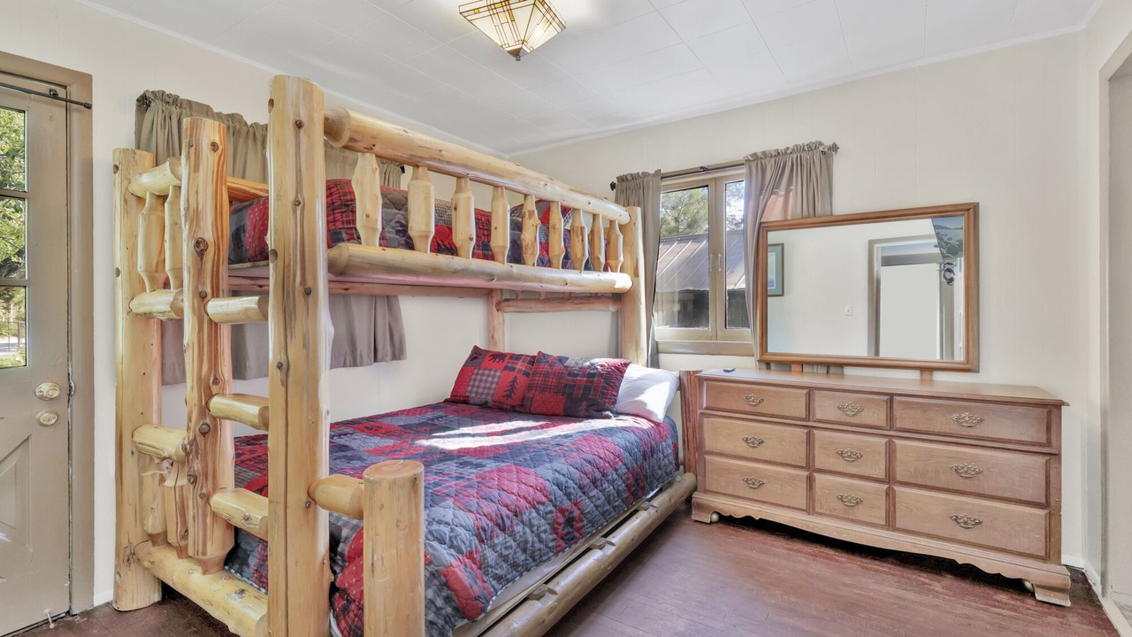 Photo of Bedroom in Big Bear Lake