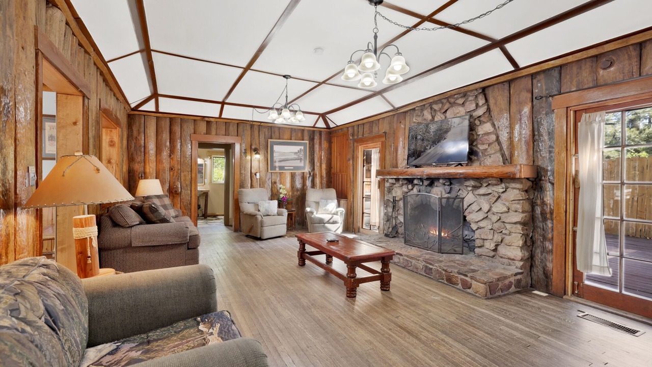 Photo of Livingroom in Big Bear Lake