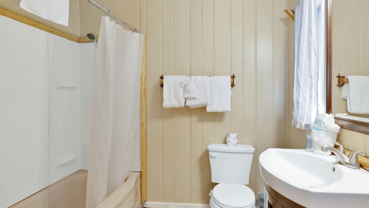 Photo of Bathroom in Big Bear Lake