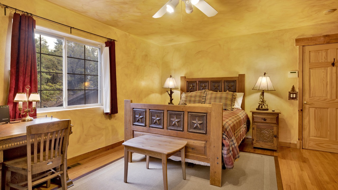 Photo of Bedroom in Upper Moonridge