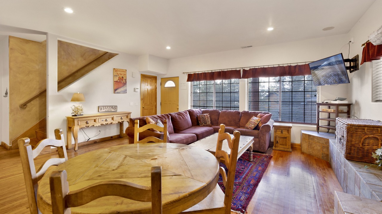 Photo of Livingroom in Upper Moonridge