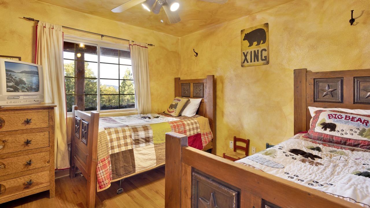 Photo of Bedroom in Upper Moonridge