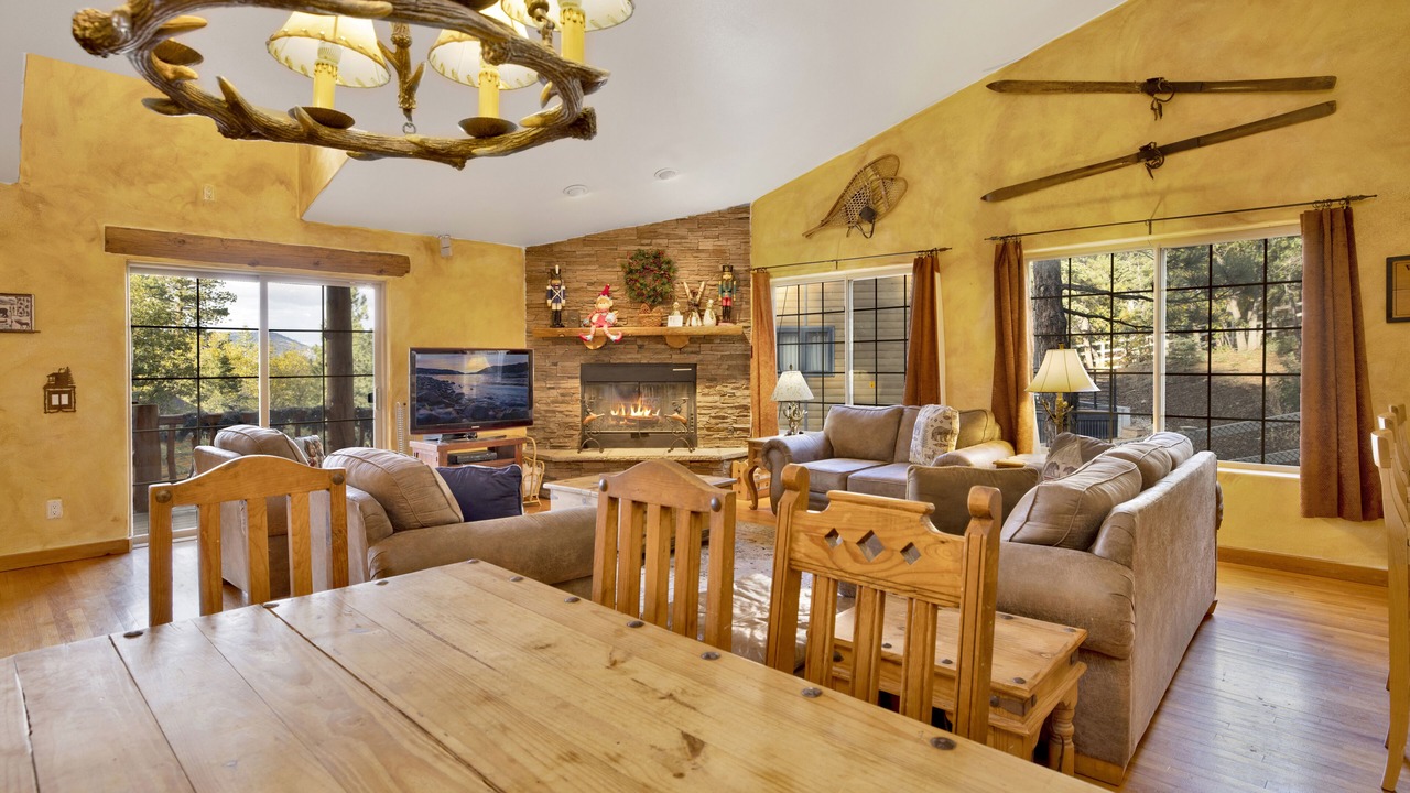 Photo of Livingroom in Upper Moonridge