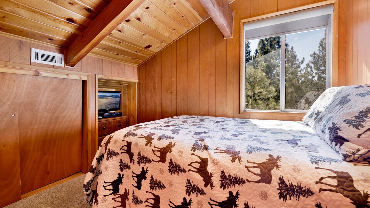 Photo of Bedroom in Summit Estates