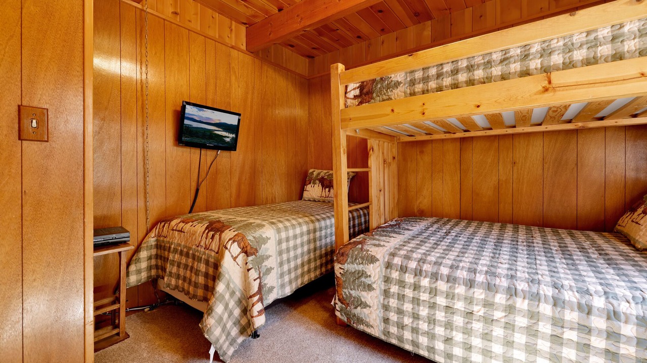 Photo of Bedroom in Summit Estates