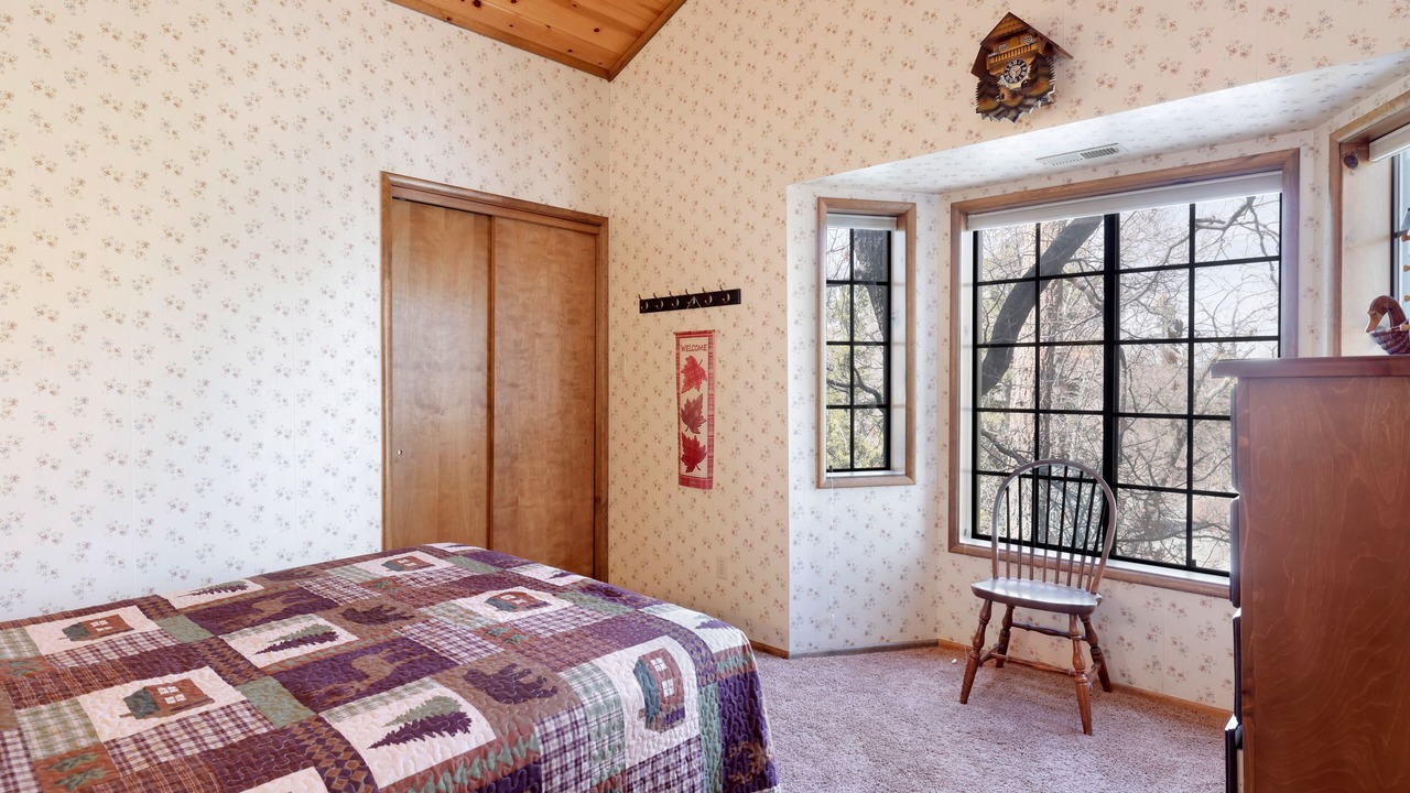 Photo of Bedroom in Upper Moonridge