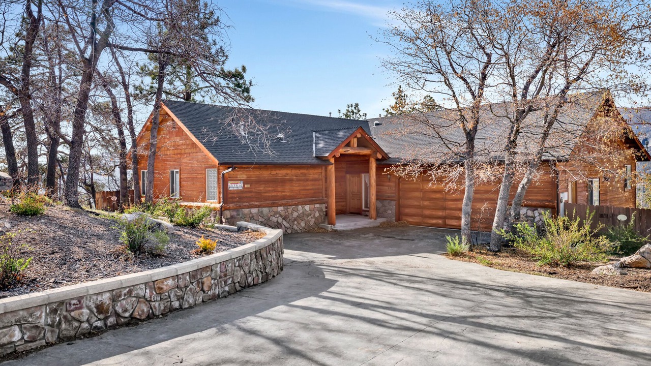 Photo of Outdoor in Castle Glen Estates