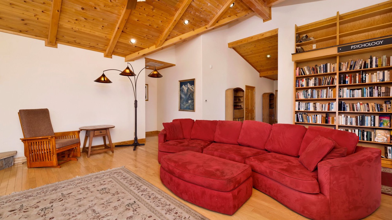 Photo of Livingroom in Castle Glen Estates