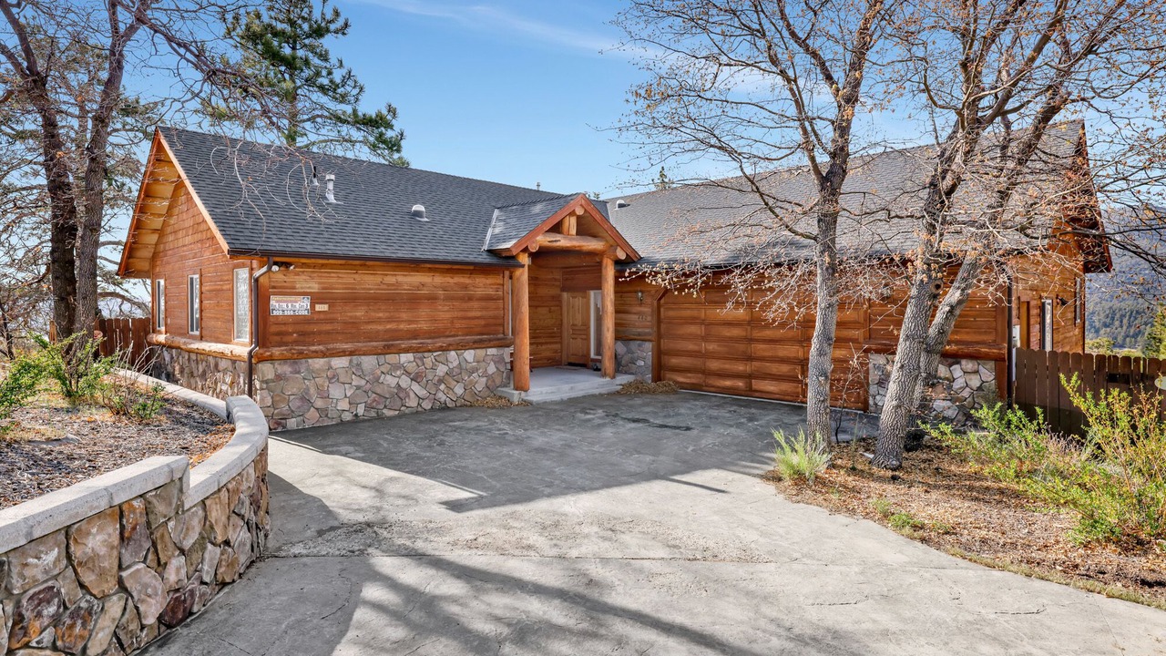 Photo of Outdoor in Castle Glen Estates
