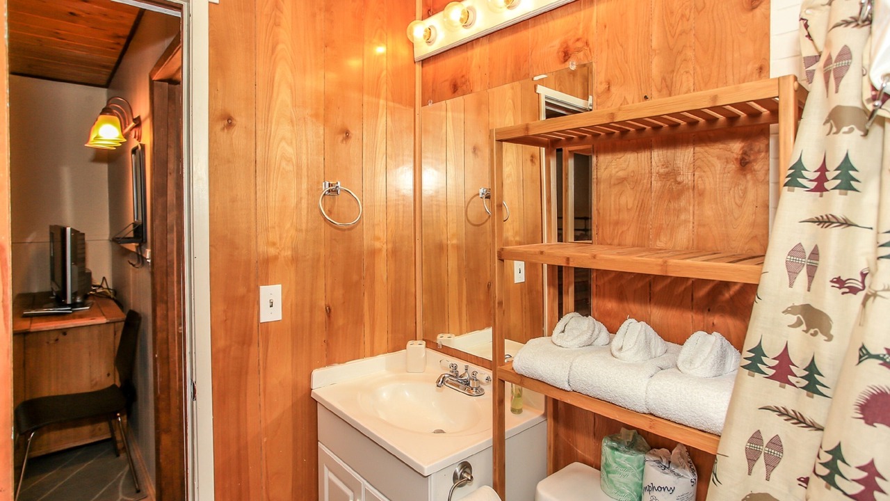 Photo of Bathroom in Summit Estates