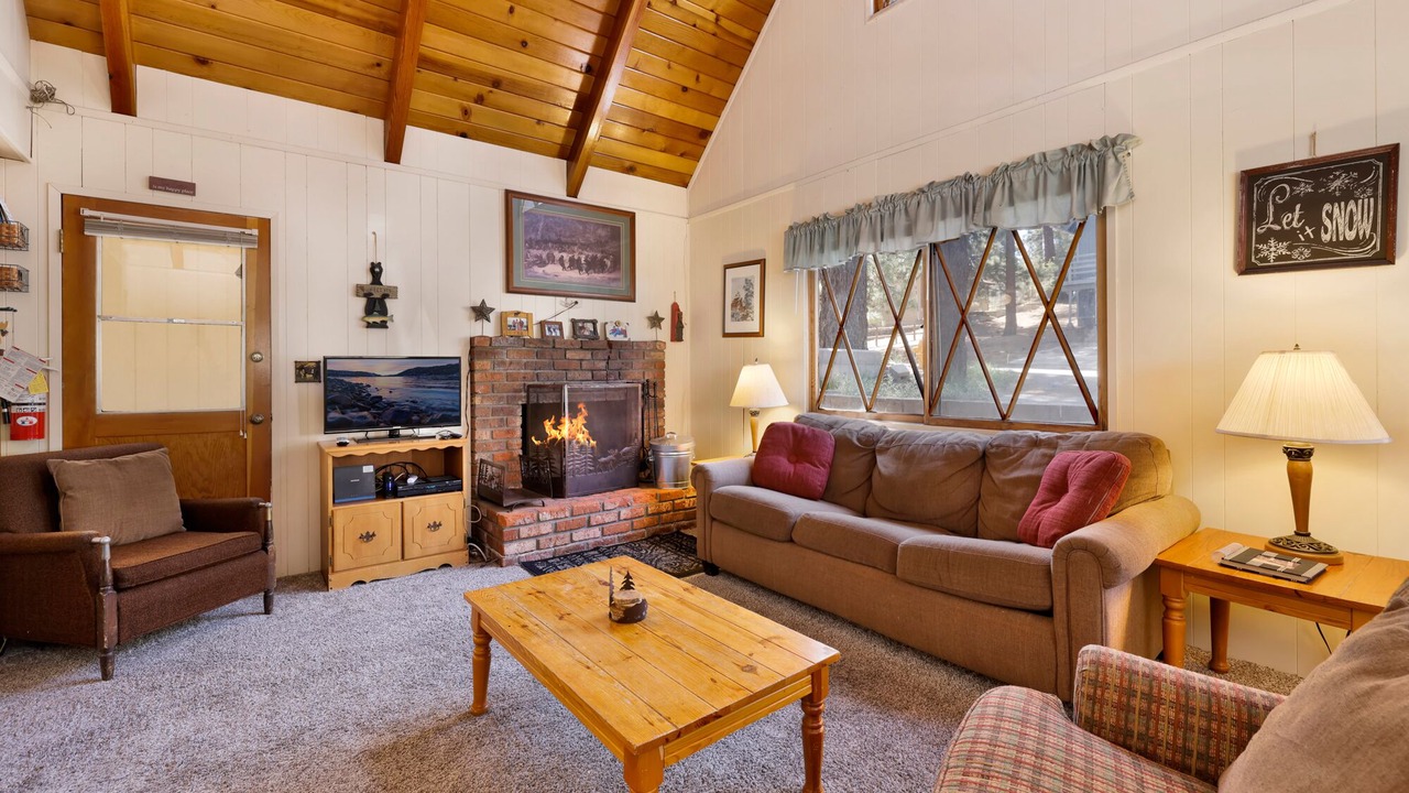 Photo of Livingroom in Upper Moonridge