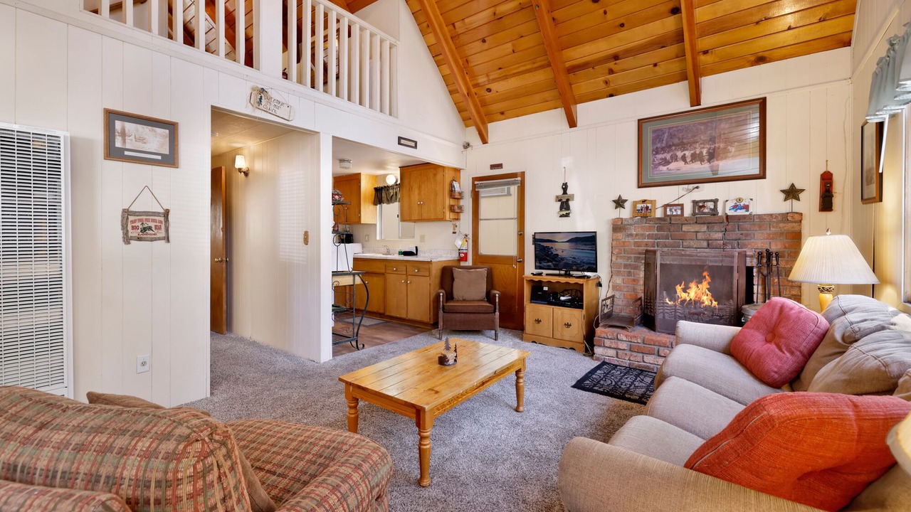 Photo of Livingroom in Upper Moonridge