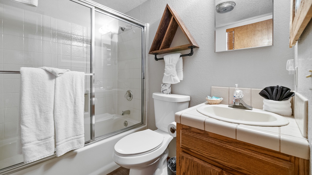 Photo of Bathroom in Moonridge