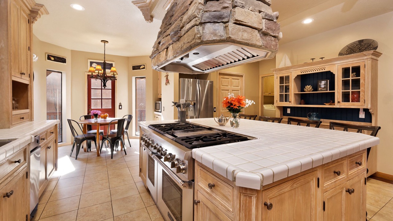 Photo of Kitchen in Evergreen Estates