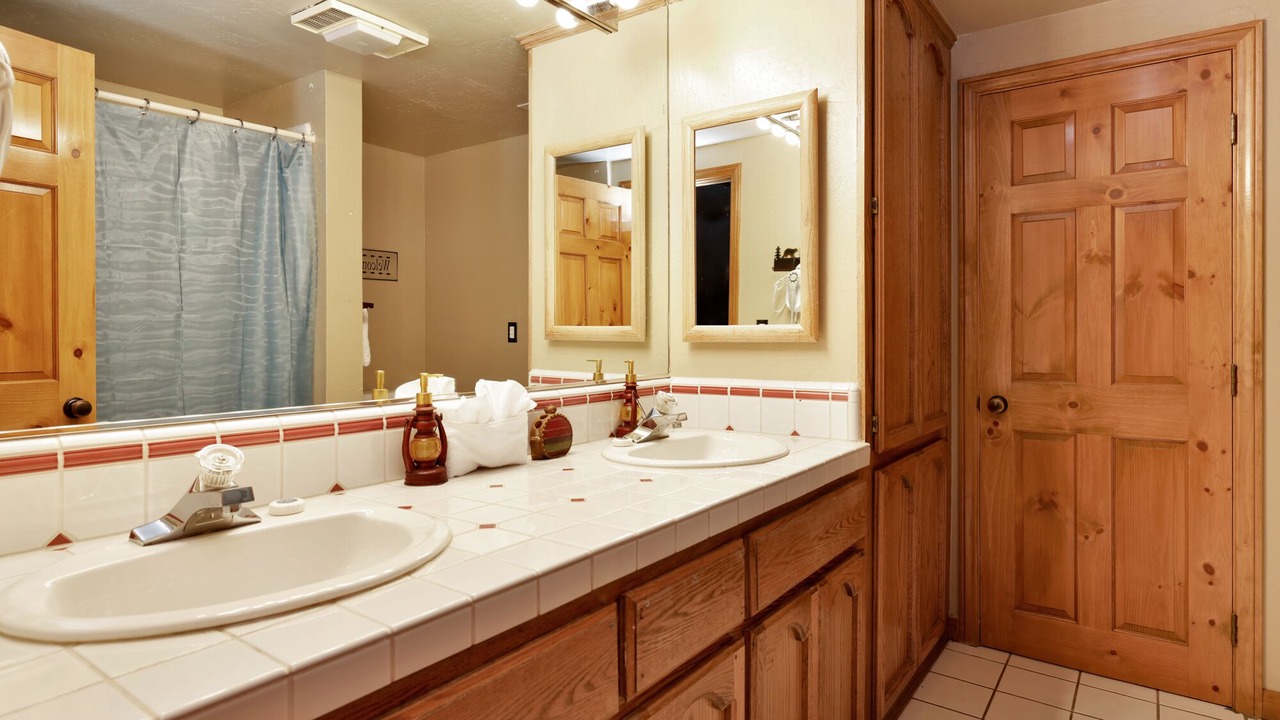 Photo of Bathroom in Evergreen Estates
