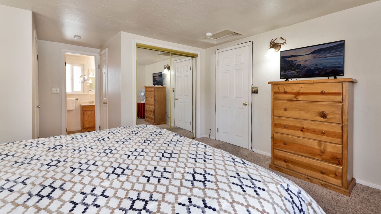 Photo of Bedroom in Big Bear Lake