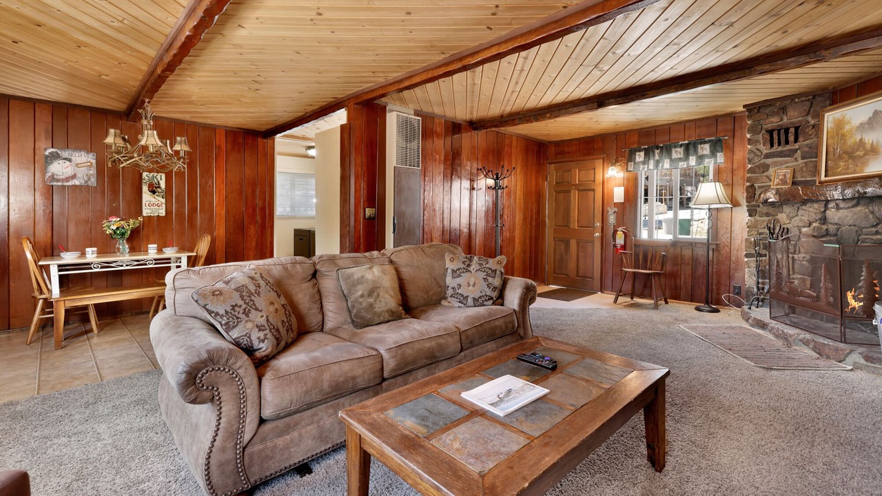 Photo of Livingroom in Big Bear Lake