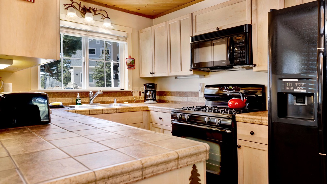 Photo of Kitchen in Big Bear Lake