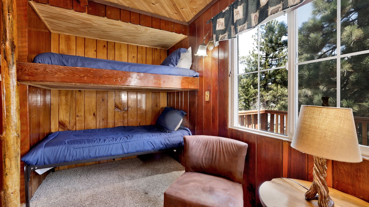 Photo of Bedroom in Big Bear Lake