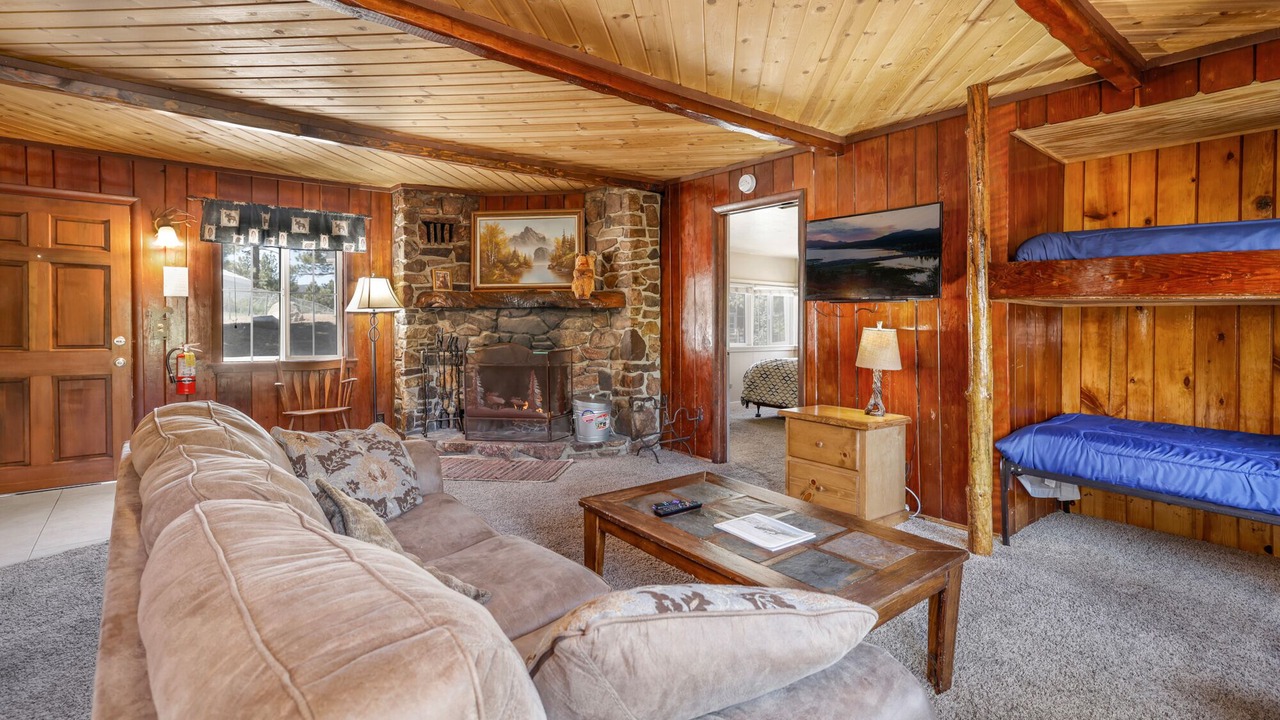 Photo of Livingroom in Big Bear Lake
