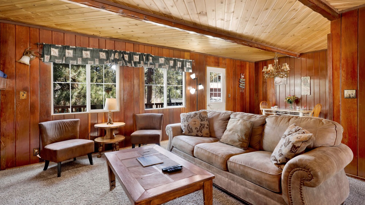 Photo of Livingroom in Big Bear Lake
