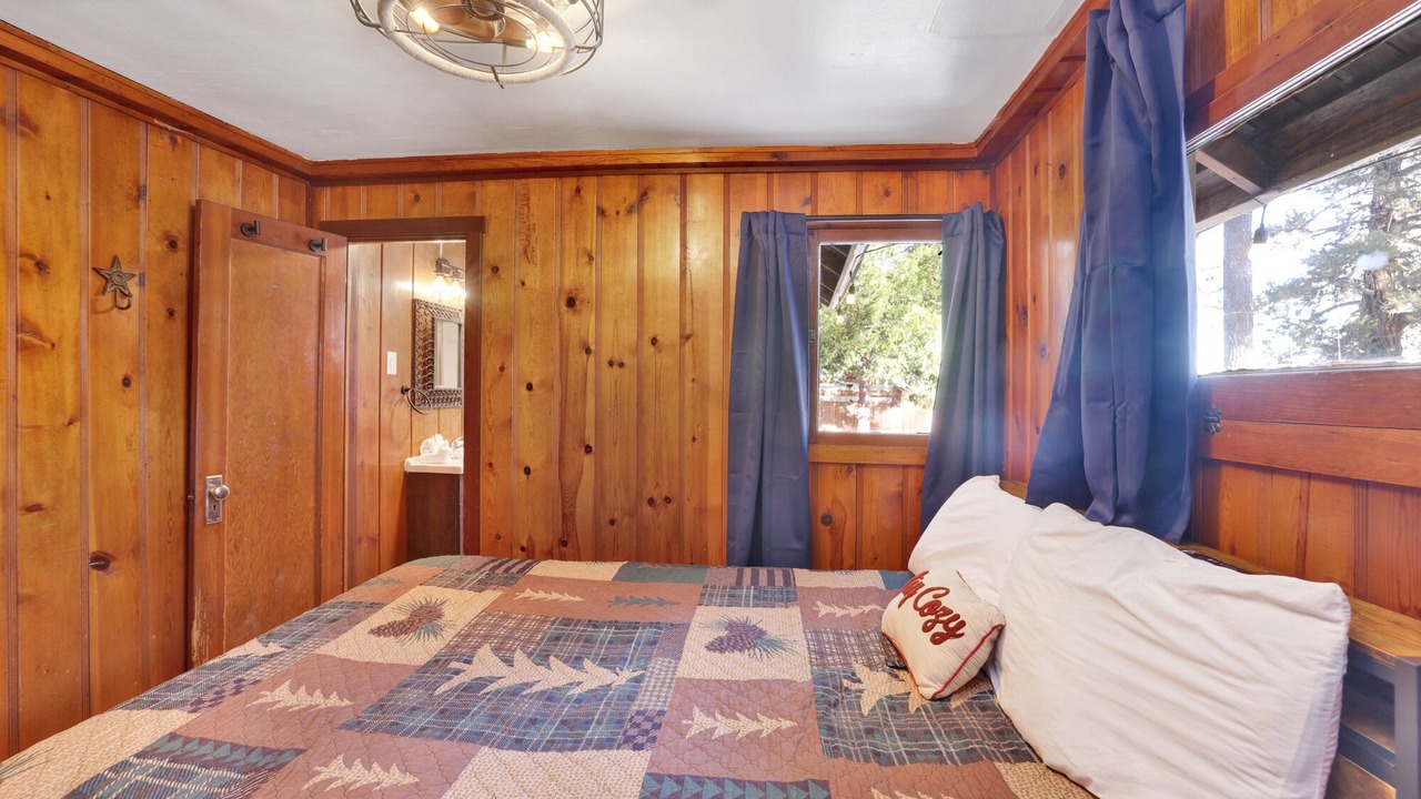 Photo of Bedroom in Big Bear Lake