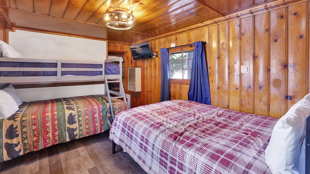 Photo of Bedroom in Big Bear Lake