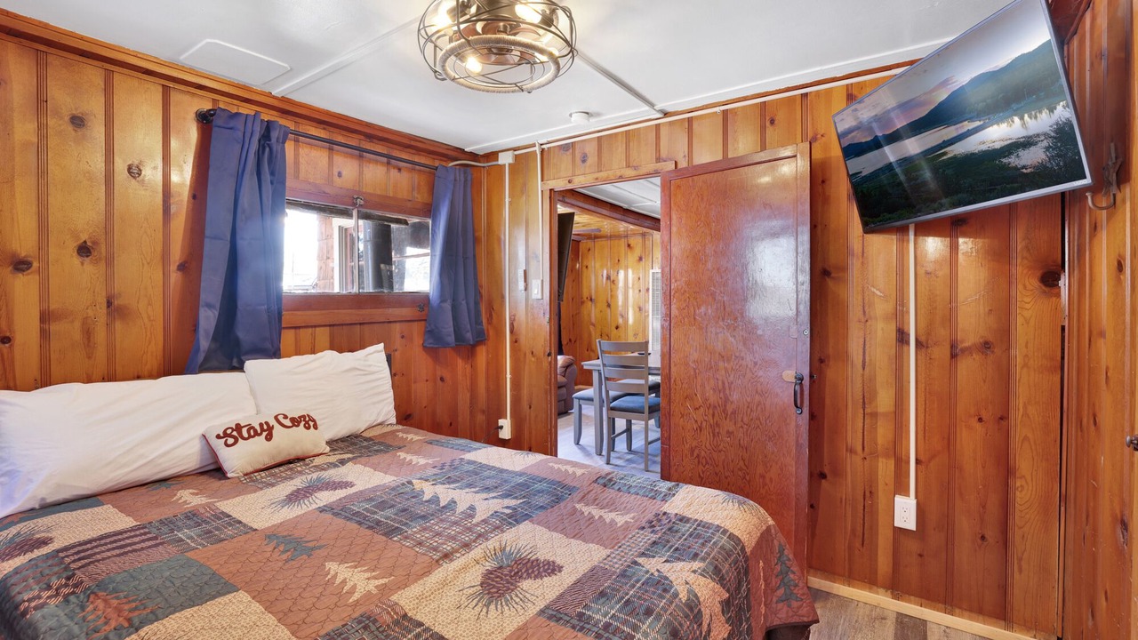 Photo of Bedroom in Big Bear Lake