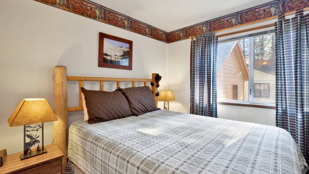Photo of Bedroom in Big Bear Lake