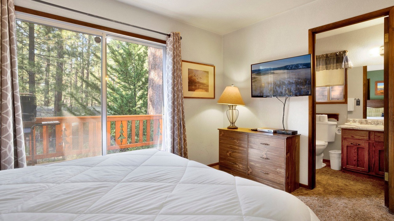 Photo of Bedroom in Big Bear Lake