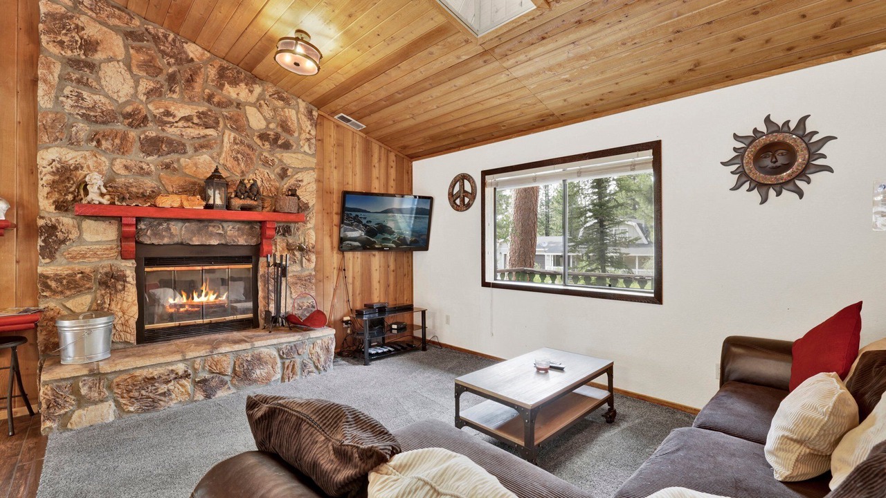 Photo of Livingroom in Fox Farm